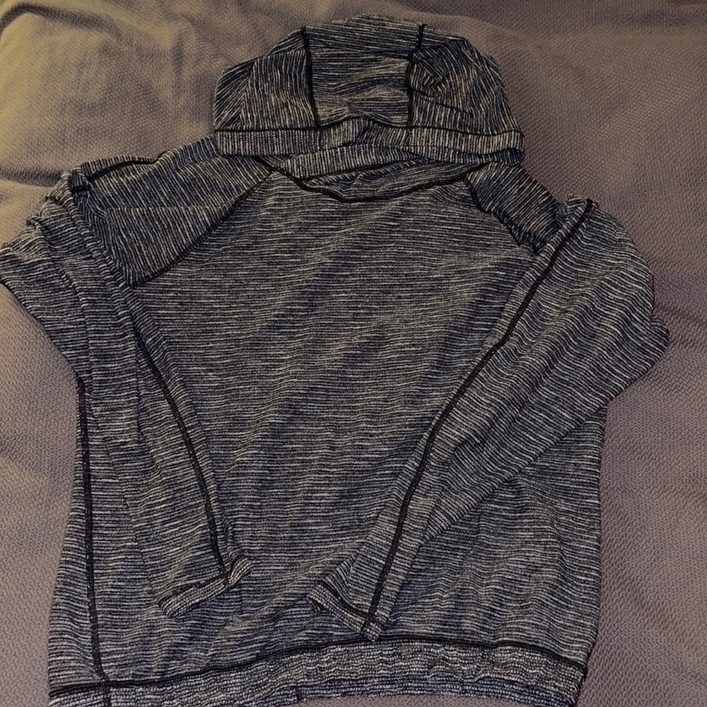 lululemon pull over. Grey. Luon
